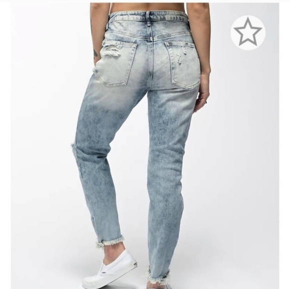 NWT Almost Famous Mom  Jean distressed raw hem light wash medium wash size 13 mi - Picture 2 of 12